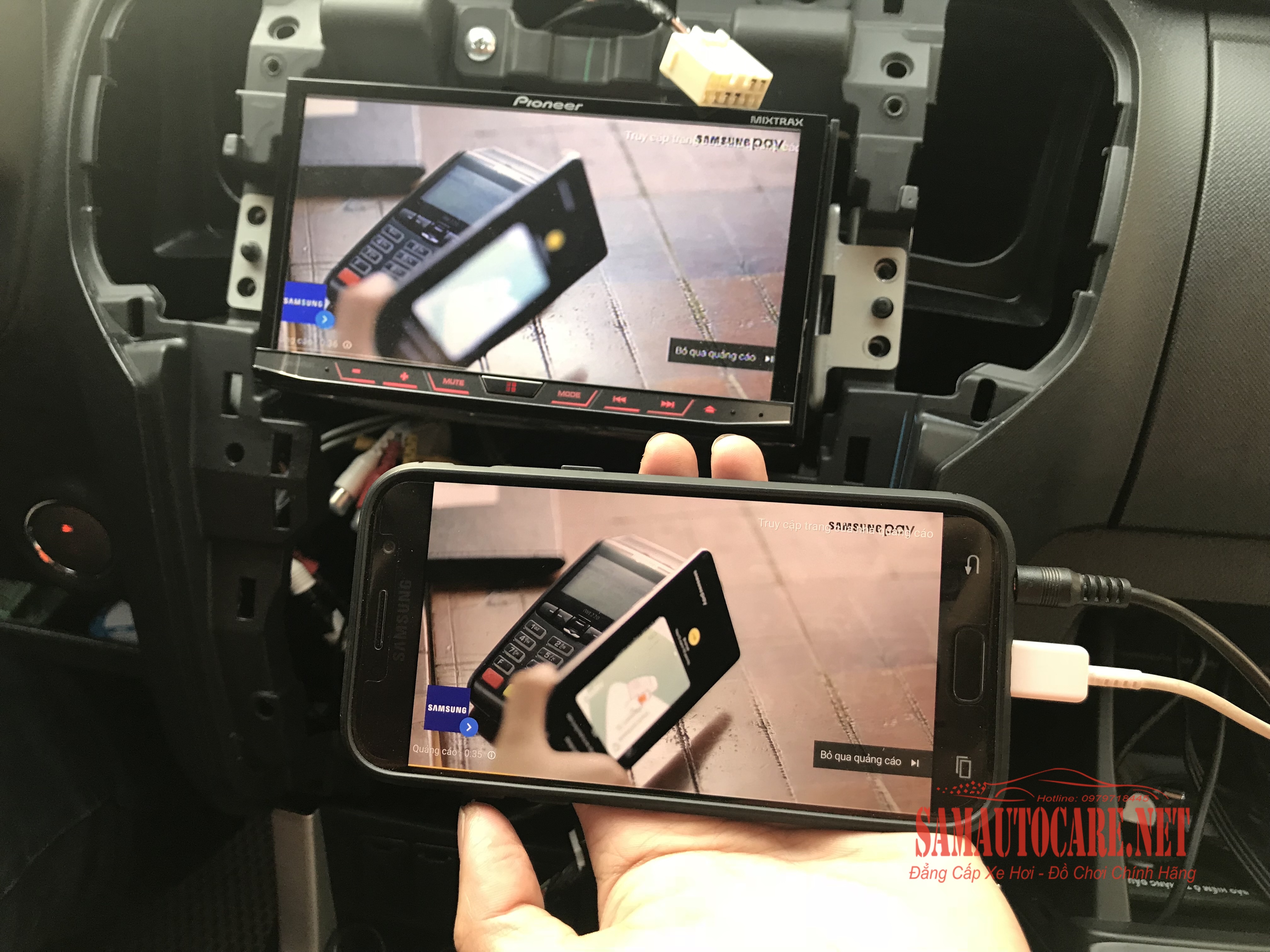 Bộ Chuyển Đổi Tín Hiệu Truyền Smartphone Lên DVD Ô Tô