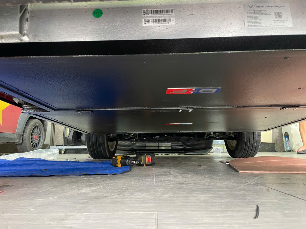 Tấm ốp Bảo Vệ Pin Cho VinFast VF5